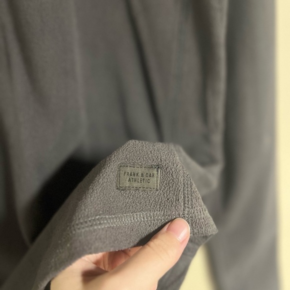 Frank‎ & Oak athletic fleece long sleeve top - Picture 2 of 5